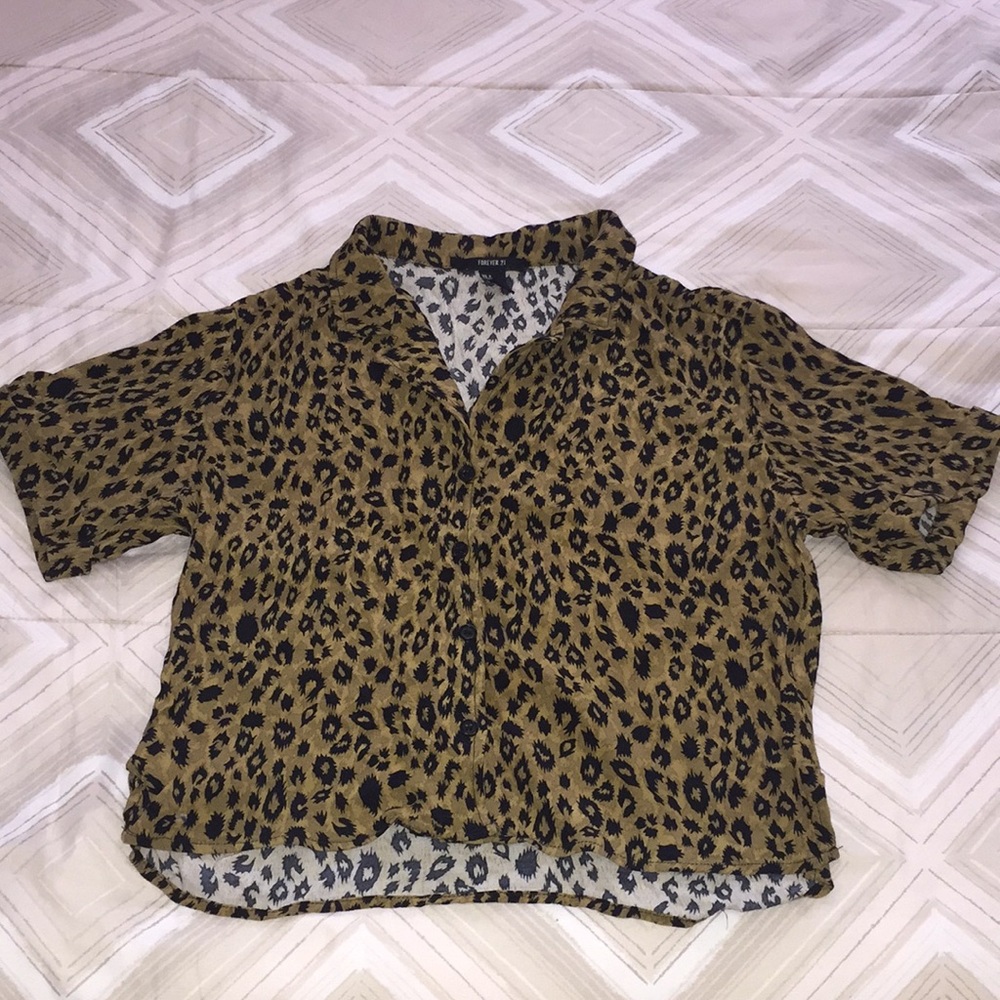 SALE!🔥Cheetah Button up shirt